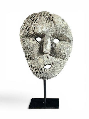 Gefossiliseerd koraalsteenmasker - West-Timor - Indonesië