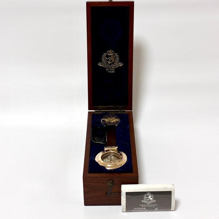 Alba - (by SEIKO) Mickey & Minnie 70th Anniversary Pocket, Verzamelen, Disney