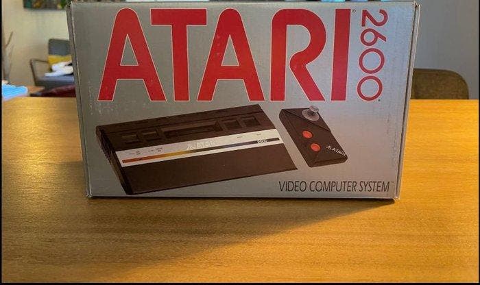 Atari - 2600 VCS - Atari - 2600 junior - Neuve dans sa, Spelcomputers en Games, Spelcomputers | Overige Accessoires