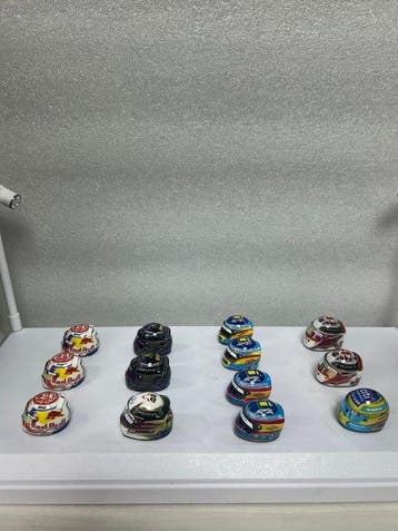 JFCreations 1:12 - Modelauto (13) - 13 Mini Helmets F1 Scale, Nieuw