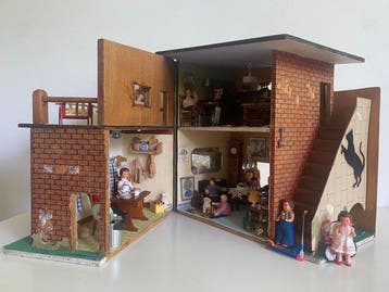 Ari, Reutter, Schleich Germany & Lundby - Poppenhuis