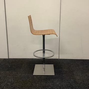 barkruk zithoogte 75 cm, bruin (zebrano) MDF zitting, chroom, Huis en Inrichting, Ophalen of Verzenden, Gebruikt