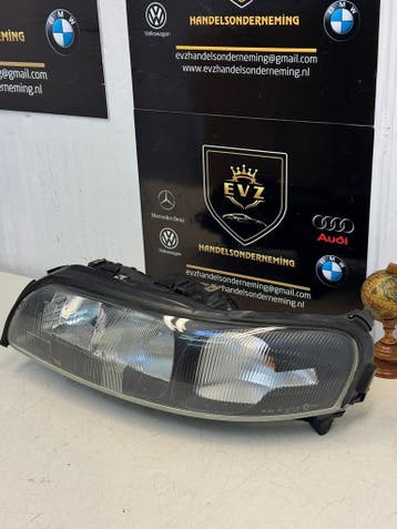 Volvo V70 bj.2001/2007 koplamp rechts art.8620686, Gebruikt, Volvo