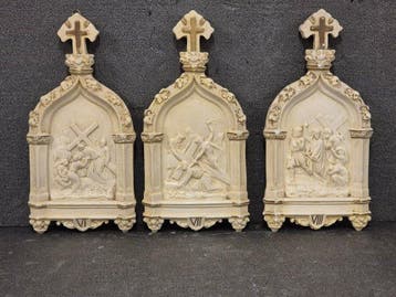 Religieuze en spirituele objecten (3) - keramisch gesso -