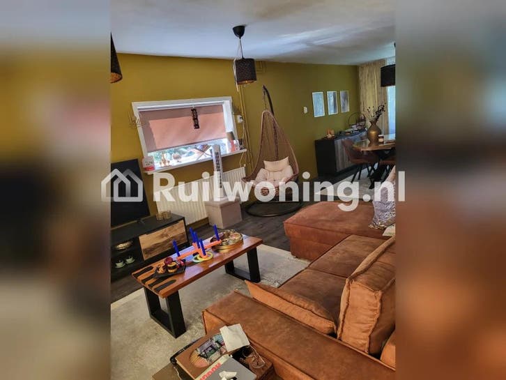 Flat in Groningen zoekt ruimere woning, Huizen en Kamers, Woningruil, Groningen
