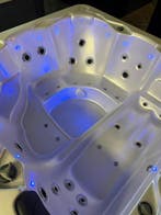 Jacuzzi / spa 200x200 – plug &amp; play 220V – 5 persoons, Zo goed als nieuw, Pomp, Vast