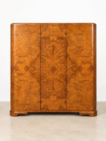 Hungarian cabinet maker - Beautiful Original condition -