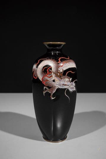 Vaas - Cloisonné - Een cloisonné-emaille zeshoekige vaas die