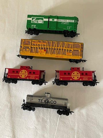 Life Like H0 - LAPX 358; UP 47729; T.C.X. 6305; ATSF 998851, Nieuw