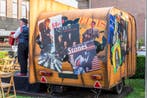 Podium Caravan in de vorm van een retro radio + grote LPs, Ophalen, Gebruikt, Decoratie