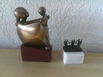 Artihove - Beeldje - MOEDER EN KIND + OUR TEAM (2) -
