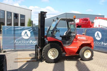 Veiling: Ruw-terreinheftruck Manitou MC30-2 Diesel 3000kg 20, Zakelijke goederen, Machines en Bouw | Heftrucks en Intern transport