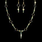 Oud-Romeins Ketting en oorbellen met Romeinse glazen kralen