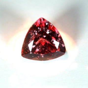 1 pcs Rood, Bruin Granaat - 2.70 ct - International, Sieraden, Tassen en Uiterlijk, Edelstenen, Nieuw