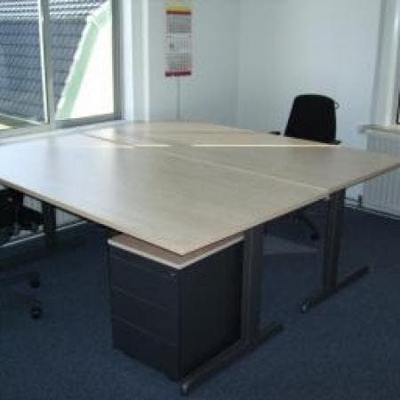 (MDK-101348) Ahrend 100 bureau met nieuw bureaublad, Huis en Inrichting, Bureaus, Gebruikt, In hoogte verstelbaar, Ophalen of Verzenden
