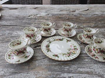 Royal Albert - Tafelservies (7) - Christmas Rose -