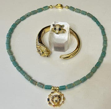 Natuurlijke amazoniet met de Jaguar-collectie voor vrouwen.