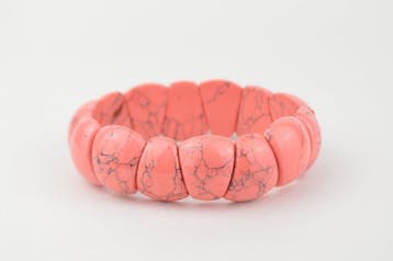 Turquoise - Roze turkoois howliet 55 g - Armband