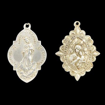 2 Vintage Religieuze Medailles (Onze-Lieve-Vrouw van de Hulp