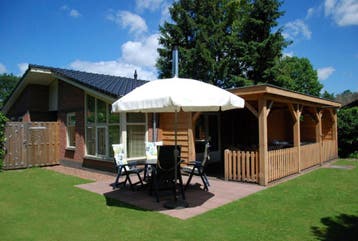 Wellness Bungalows op de Veluwe, volop Privacy, Huisdier toegestaan, 2 slaapkamers, In bos, Gelderland en Veluwe