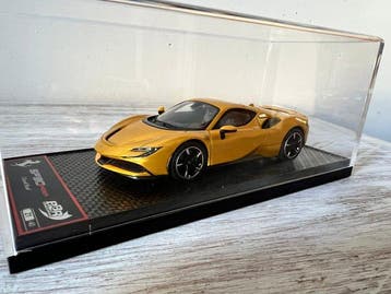 BBR 1:43 - Modelauto - Ferrari SF90 Spider Closed Roof, Nieuw