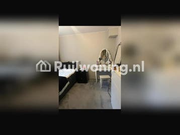 Bussum: Ruim huis met 5 kamers