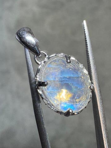 Hanger van natuurlijke maansteen + 925 zilver - 6,03 karaat