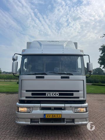 Degelijke Iveco 5 paards paardenvrachtwagen! Met living!, Ophalen, Zo goed als nieuw