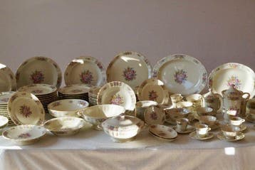 L. Bernardaud & C° - Tafelservies (135) - Porselein -, Antiek en Kunst