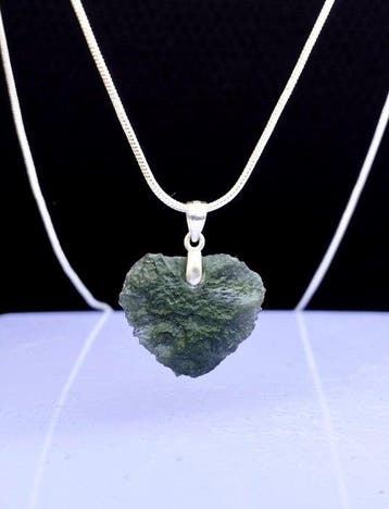 Moldaviet Hanger - Zeldzame natuurlijke hartvorm / zilver