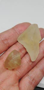 2 TECTITES: Libyan Desert Glass / Zonder reserveprijs