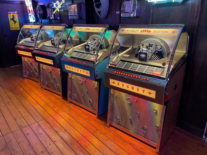 Volop voorraad Sound Leisure en Wurlitzer Jukeboxen bij JBG!, Verzamelen, Automaten | Jukeboxen, Nieuw, Overige merken