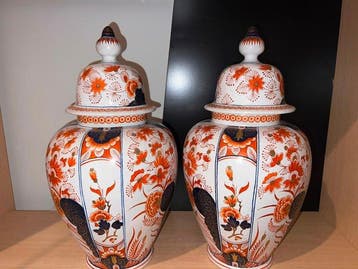 Vaas - Porselein - Japan - Paar grote Imari-vazen
