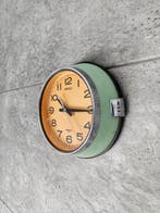 Wandklok - Seikosha CO. LTD Seiko - Staal, Bakeliet,, Antiek en Kunst