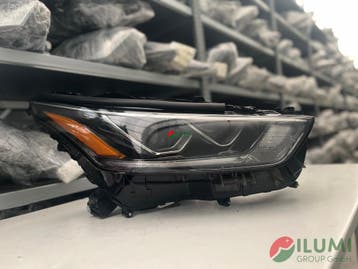KOPLAMP TOYOTA HIGHLANDER 4 IV VOLL LED RECHTS, Verzenden, Gebruikt, Toyota