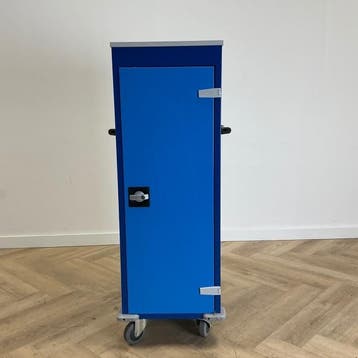 Verrijdbare trolleykast met stroomaansluiting voor 10, Ophalen of Verzenden, Gebruikt