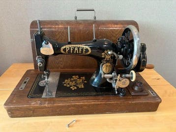 Pfaff Model 11 Naaimachine - Gietijzer