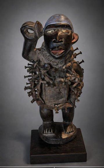Prachtige statuette NKISI NKONDI BAKONGO - Prachtige