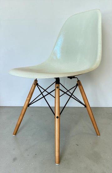 Herman Miller, Vitra - Charles & Ray Eames - Stoel - DSW -