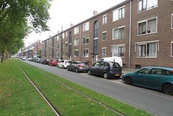 Te Huur 4 Kamer Appartement Groene Hilledijk In Rotterdam, Huizen en Kamers, Rotterdam, Direct bij eigenaar, Appartement, Rotterdam