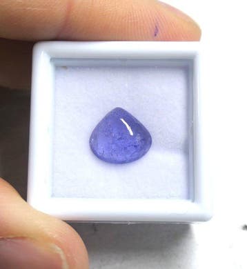 Tanzaniet van 100% natuurlijke oorsprong Cabochon- 0.65 g, Verzamelen, Mineralen en Fossielen