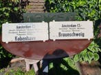 Set van 2 internationale trein koersborden – Amsterdam CS –, Nieuw