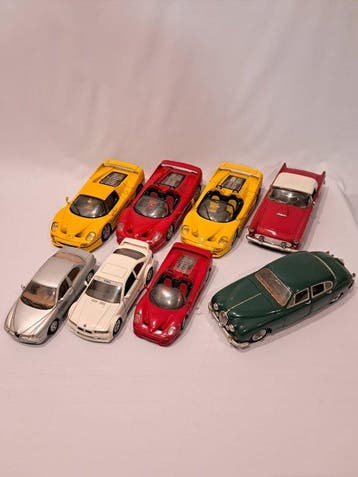 Maisto, Bburago, road tough 1:18 - Modelauto (8) - Ferrari,, Nieuw