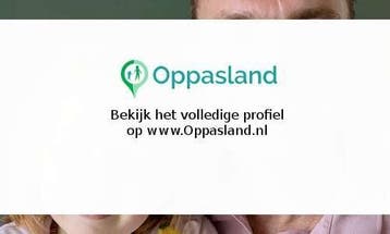 Dennis zoekt een oppas in Moergestel voor 1 kind., Boeken, Nieuw