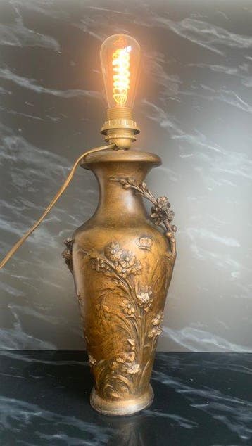 Auguste Moreau (1834-1917) - Lamp - Koper in gepatineerd