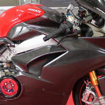 Ducati Panigale V4 S Carbon Zijpanelen onder de tank, Verzenden