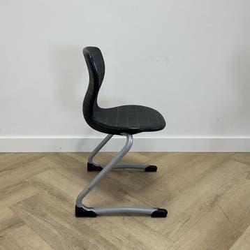 Pantoswing leerlingstoel zithoogte 35 cm, zwart -grijs, Huis en Inrichting, Stoelen, Gebruikt, Zwart, Ophalen of Verzenden, Eén