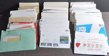 Nederland - Doos vol met 100-den FDCs, speciale enveloppen,, Gestempeld