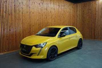 Peugeot 208 1.2 PureTech Active Cruise Navigatie Nr. 076, Voorwielaandrijving, Stof, Euro 6, Geel