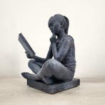 Mark Sugar - The girl with the book (Endless sky)